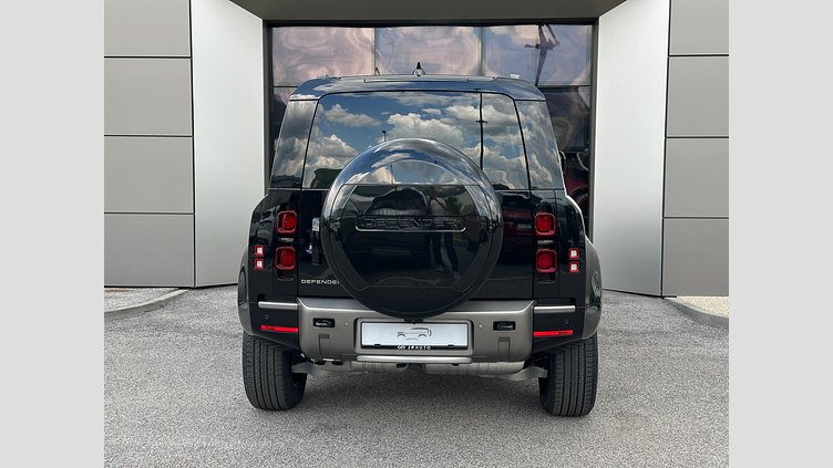 2025 SKLADOVÉ VOZIDLÁ Land Rover Defender 110 Čierna Santorini D200 AWD AUTOMAT MHEV X-Dynamic SE