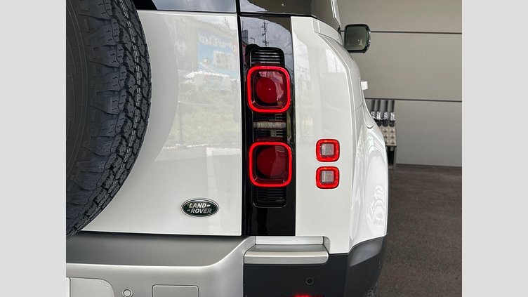 2023 認定中古車 Land Rover Defender 110 フジホワイト D300 AWD（AT） S