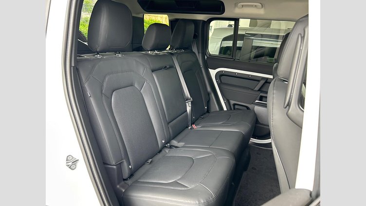 2023 認定中古車 Land Rover Defender 110 フジホワイト D300 AWD（AT） S