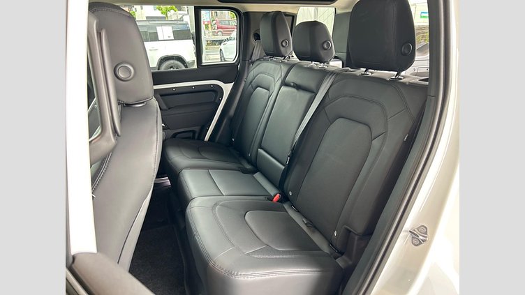 2023 認定中古車 Land Rover Defender 110 フジホワイト D300 AWD（AT） S