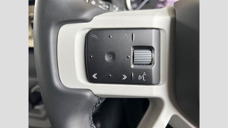 2023 認定中古車 Land Rover Defender 110 フジホワイト D300 AWD（AT） S