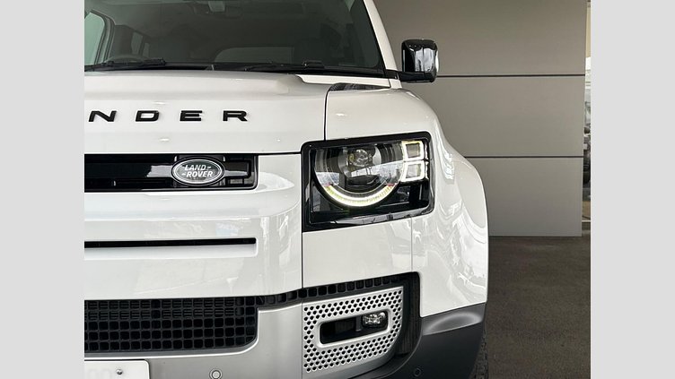 2023 認定中古車 Land Rover Defender 110 フジホワイト D300 AWD（AT） S