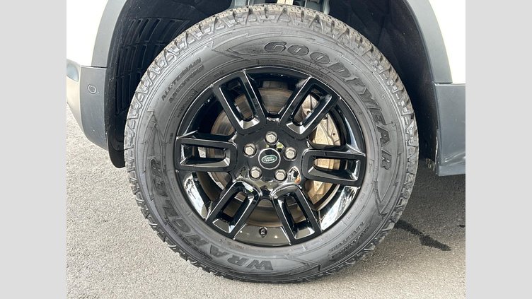2023 認定中古車 Land Rover Defender 110 フジホワイト D300 AWD（AT） S