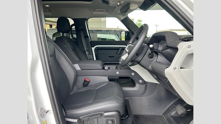2023 認定中古車 Land Rover Defender 110 フジホワイト D300 AWD（AT） S