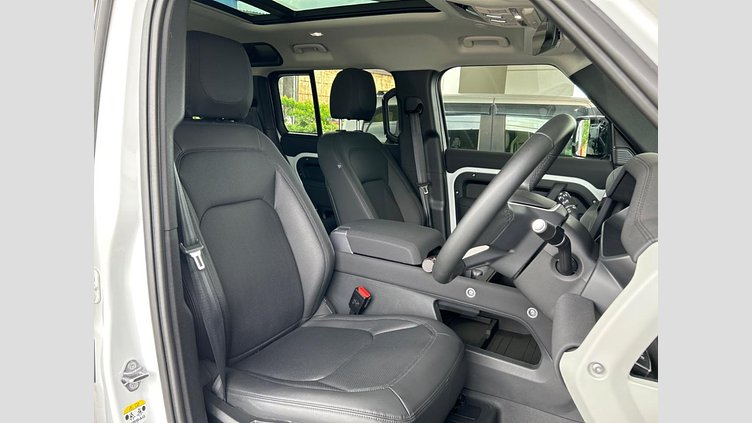 2023 認定中古車 Land Rover Defender 110 フジホワイト D300 AWD（AT） S