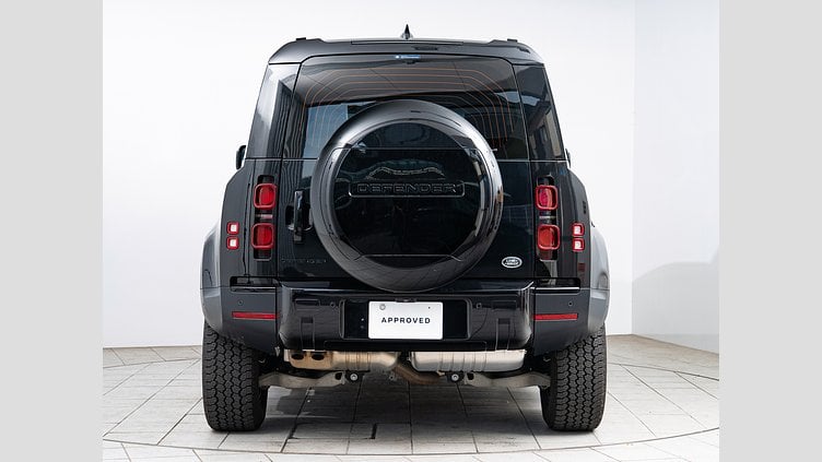 2023 認定中古車 Land Rover Defender 110 サントリーニブラック D300 AWD（AT） S