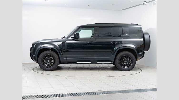 2023 認定中古車 Land Rover Defender 110 サントリーニブラック D300 AWD（AT） S