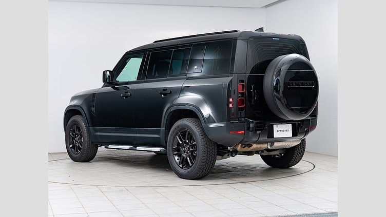 2023 認定中古車 Land Rover Defender 110 サントリーニブラック D300 AWD（AT） S