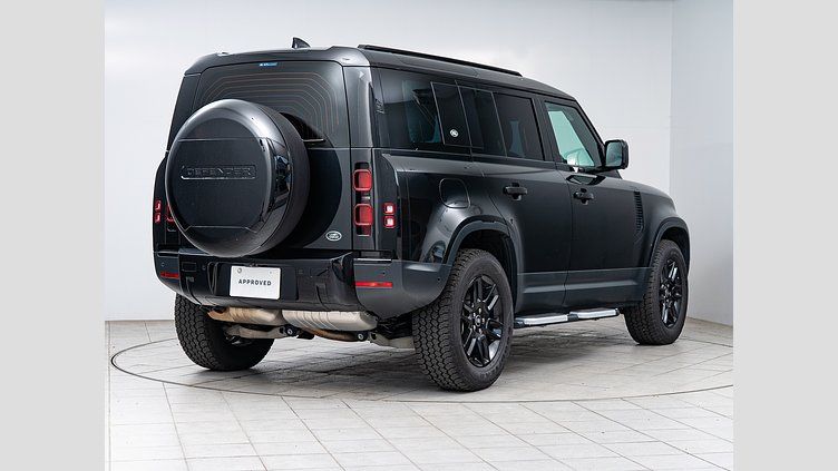 2023 認定中古車 Land Rover Defender 110 サントリーニブラック D300 AWD（AT） S