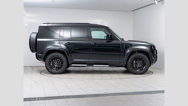 2023 認定中古車 Land Rover Defender 110 サントリーニブラック D300 AWD（AT） S