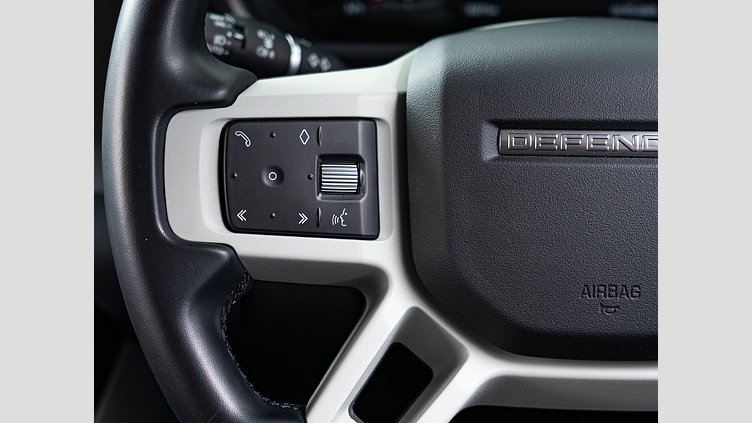 2023 認定中古車 Land Rover Defender 110 サントリーニブラック D300 AWD（AT） S