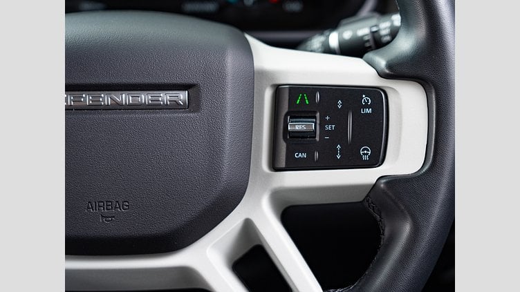 2023 認定中古車 Land Rover Defender 110 サントリーニブラック D300 AWD（AT） S