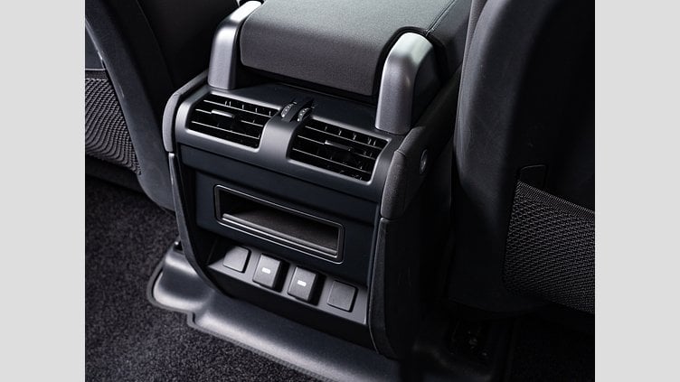 2023 認定中古車 Land Rover Defender 110 サントリーニブラック D300 AWD（AT） S