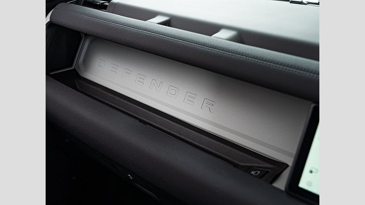 2023 認定中古車 Land Rover Defender 110 サントリーニブラック D300 AWD（AT） S