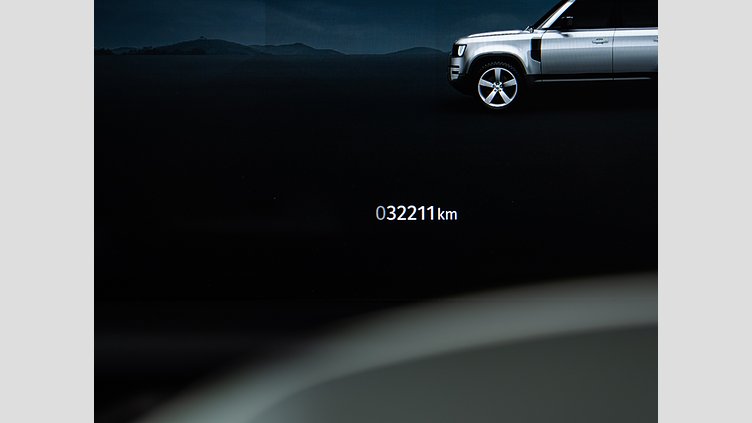 2023 認定中古車 Land Rover Defender 110 サントリーニブラック D300 AWD（AT） S