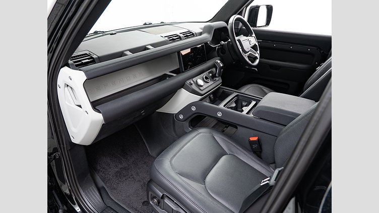 2023 認定中古車 Land Rover Defender 110 サントリーニブラック D300 AWD（AT） S