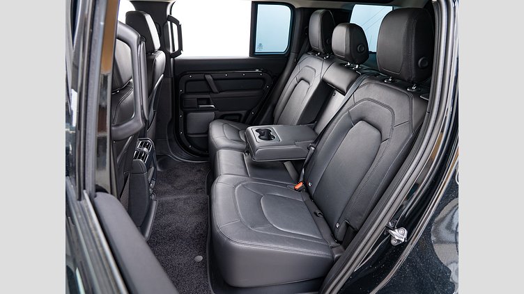 2023 認定中古車 Land Rover Defender 110 サントリーニブラック D300 AWD（AT） S