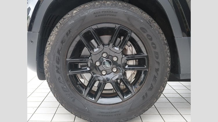 2023 認定中古車 Land Rover Defender 110 サントリーニブラック D300 AWD（AT） S