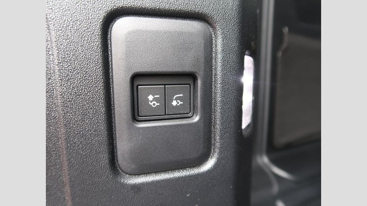 2023 認定中古車 Land Rover Defender 110 サントリーニブラック D300 AWD（AT） S