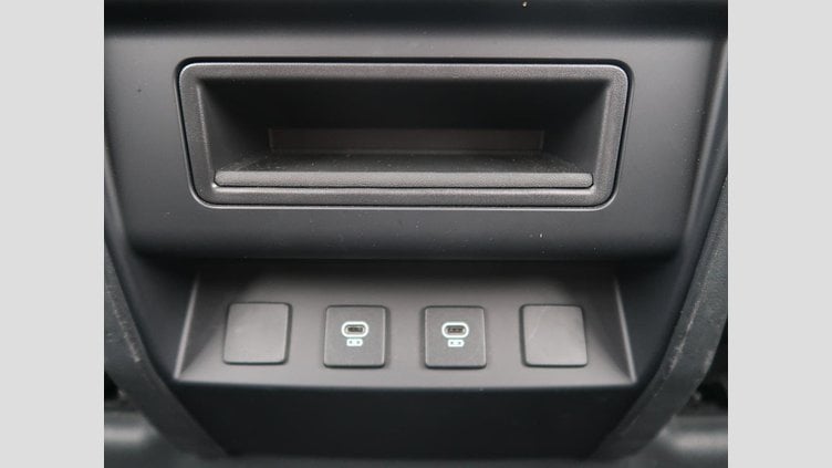 2023 認定中古車 Land Rover Defender 110 サントリーニブラック D300 AWD（AT） S