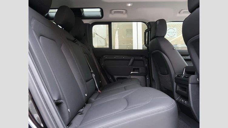 2023 認定中古車 Land Rover Defender 110 サントリーニブラック D300 AWD（AT） S