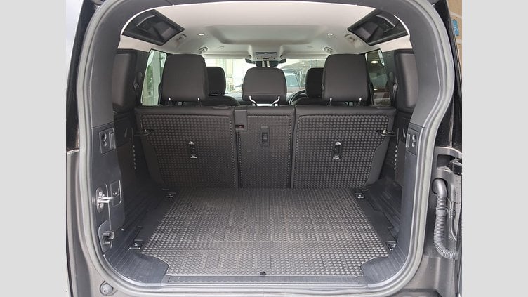 2023 認定中古車 Land Rover Defender 110 サントリーニブラック D300 AWD（AT） S