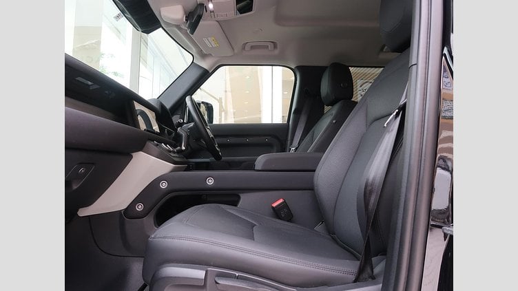 2023 認定中古車 Land Rover Defender 110 サントリーニブラック D300 AWD（AT） S