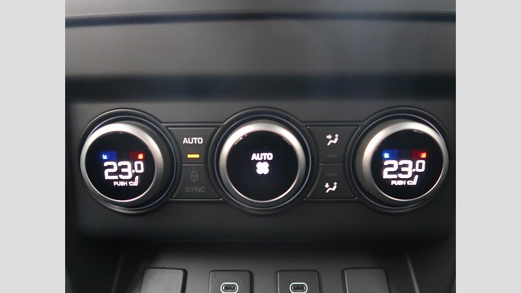 2024 認定中古車 Land Rover Defender 110 サントリーニブラック D300 AWD（AT） X