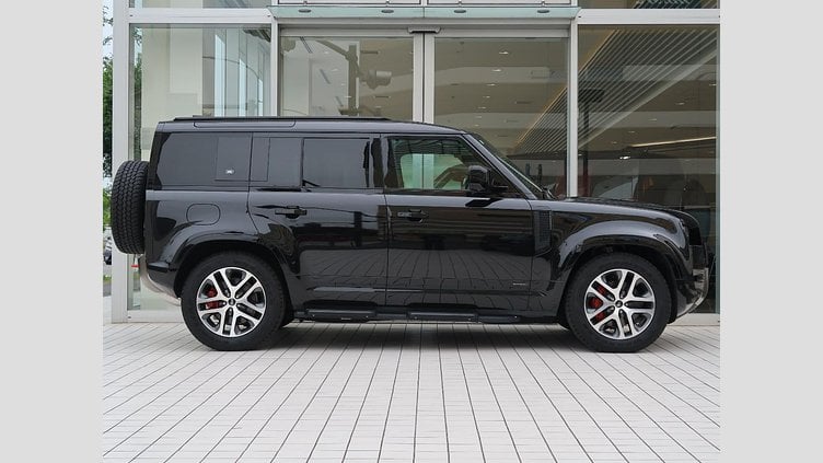 2024 認定中古車 Land Rover Defender 110 サントリーニブラック D300 AWD（AT） X