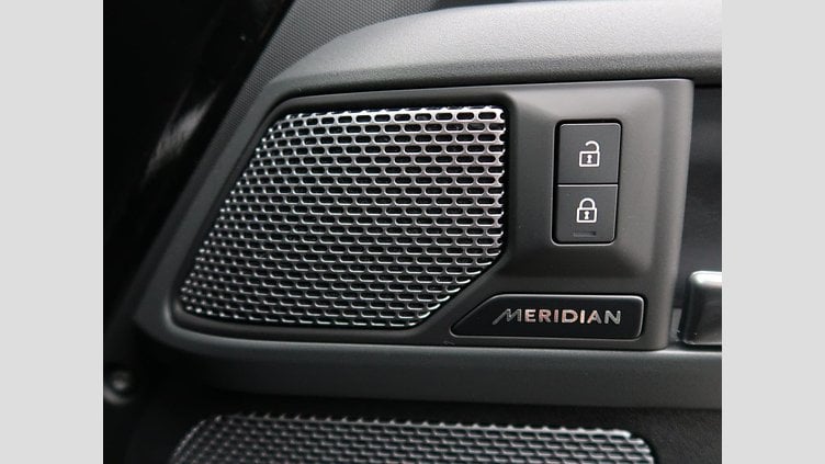 2024 認定中古車 Land Rover Defender 110 サントリーニブラック D300 AWD（AT） X