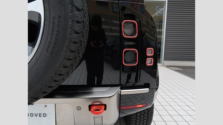 2024 認定中古車 Land Rover Defender 110 サントリーニブラック D300 AWD（AT） X