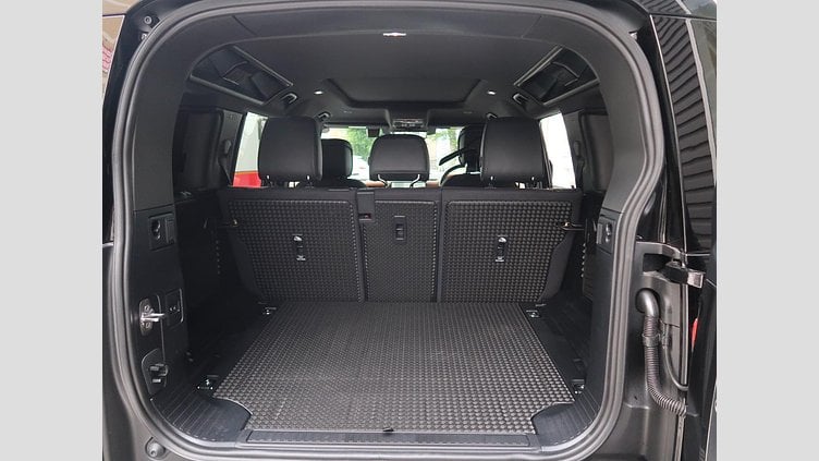 2024 認定中古車 Land Rover Defender 110 サントリーニブラック D300 AWD（AT） X