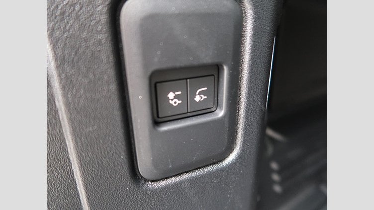 2024 認定中古車 Land Rover Defender 110 サントリーニブラック D300 AWD（AT） X