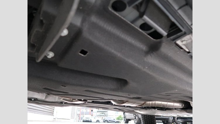 2024 認定中古車 Land Rover Defender 110 サントリーニブラック D300 AWD（AT） X