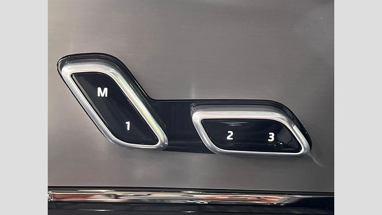 2024 認定中古車 Land Rover Range Rover Sport ジオラグリーン D300マイルドハイブリッド スタンダードホイールベース Dynamic HSE