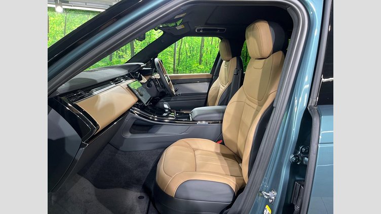 2024 認定中古車 Land Rover Range Rover Sport ジオラグリーン D300マイルドハイブリッド スタンダードホイールベース Dynamic HSE