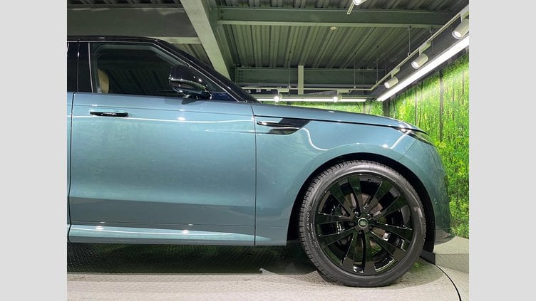 2024 認定中古車 Land Rover Range Rover Sport ジオラグリーン D300マイルドハイブリッド スタンダードホイールベース Dynamic HSE