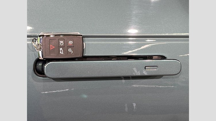 2024 認定中古車 Land Rover Range Rover Sport ジオラグリーン D300マイルドハイブリッド スタンダードホイールベース Dynamic HSE
