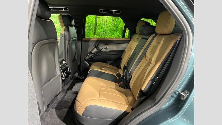 2024 認定中古車 Land Rover Range Rover Sport ジオラグリーン D300マイルドハイブリッド スタンダードホイールベース Dynamic HSE