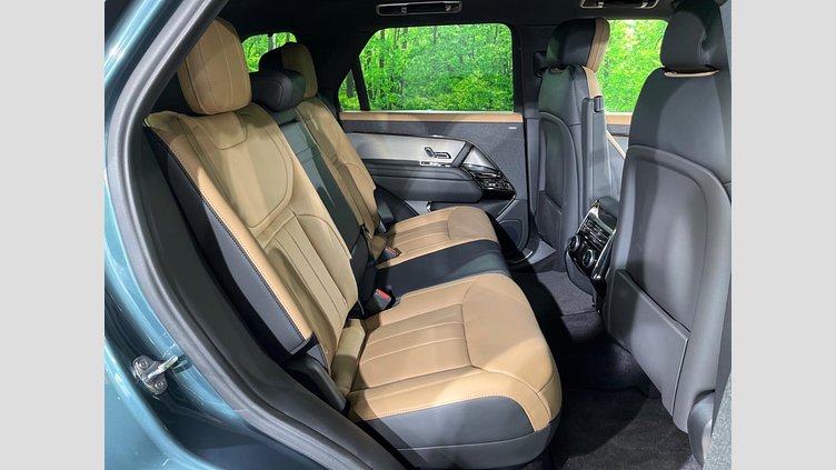 2024 認定中古車 Land Rover Range Rover Sport ジオラグリーン D300マイルドハイブリッド スタンダードホイールベース Dynamic HSE