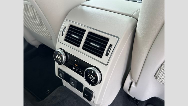 2025 認定中古車 Jaguar F-Pace オストゥーニパールホワイト D200 AWD（オートマチック）MHEV R-DYNAMIC SE