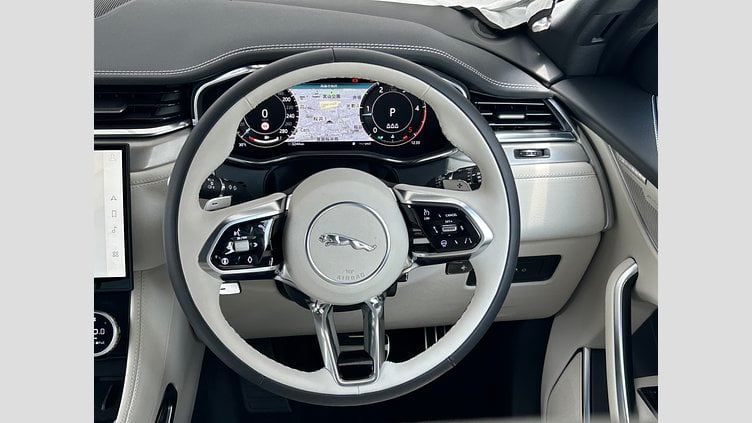 2025 認定中古車 Jaguar F-Pace オストゥーニパールホワイト D200 AWD（オートマチック）MHEV R-DYNAMIC SE