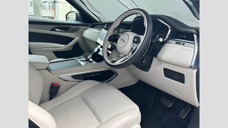 2025 認定中古車 Jaguar F-Pace オストゥーニパールホワイト D200 AWD（オートマチック）MHEV R-DYNAMIC SE