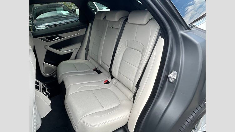 2025 認定中古車 Jaguar F-Pace オストゥーニパールホワイト D200 AWD（オートマチック）MHEV R-DYNAMIC SE