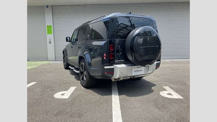 2024 認定中古車 Land Rover Defender 130 カルパチアングレイ D300 AWD（AT） SE