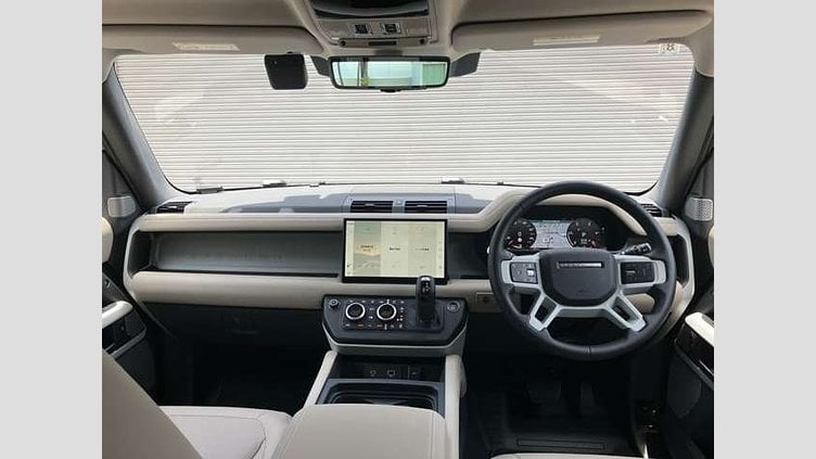 2024 認定中古車 Land Rover Defender 130 カルパチアングレイ D300 AWD（AT） SE
