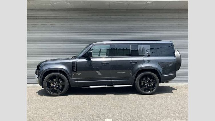 2024 認定中古車 Land Rover Defender 130 カルパチアングレイ D300 AWD（AT） SE