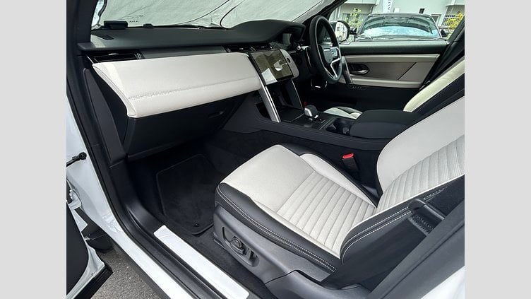 2024 認定中古車 Land Rover Discovery Sport オストゥーニパールホワイト P250（ガソリン） 標準ホイール DYNAMIC SE