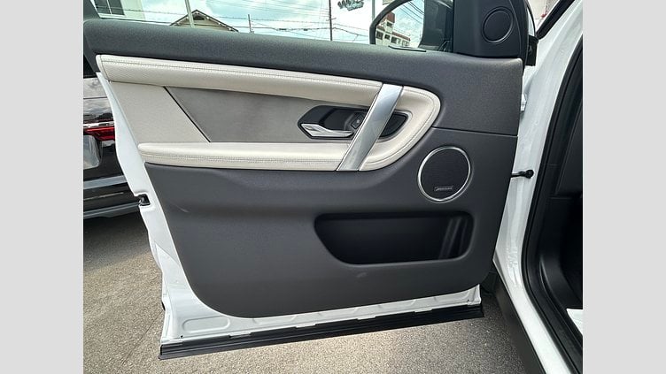 2024 認定中古車 Land Rover Discovery Sport オストゥーニパールホワイト P250（ガソリン） 標準ホイール DYNAMIC SE