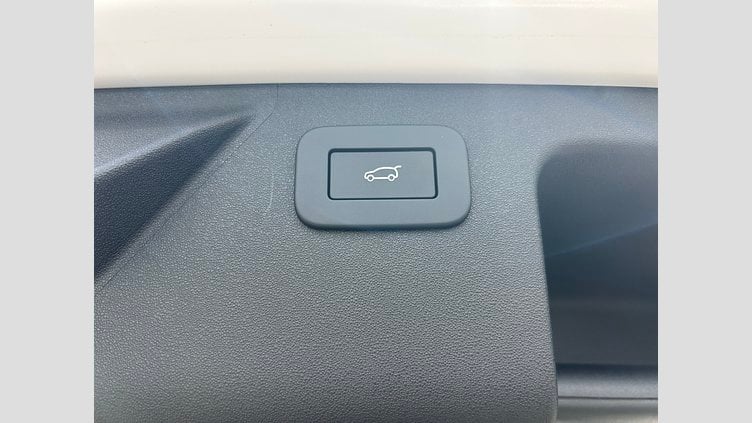 2024 認定中古車 Land Rover Discovery Sport オストゥーニパールホワイト P250（ガソリン） 標準ホイール DYNAMIC SE